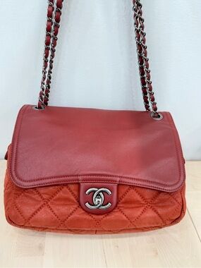 CHANEL Red Calfskin Shoulder Bag in the Mix Flap